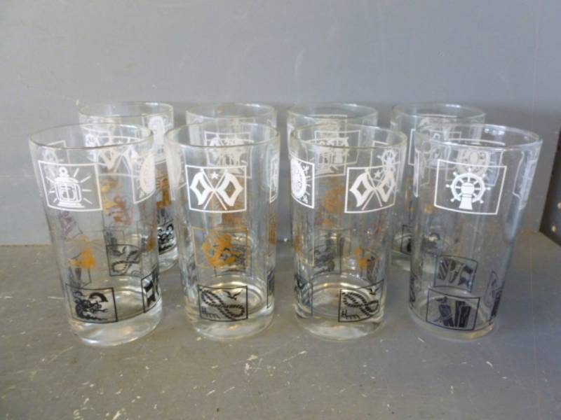 lot 234 image: Vintage Glass Set