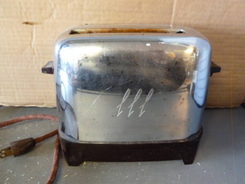 lot 242 image: Vintage Kitchen