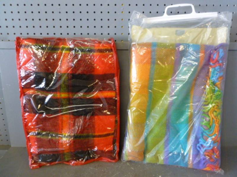 lot 254 image: Vintage Throw Blankets