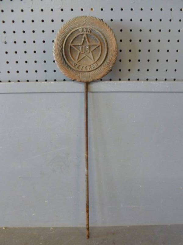 lot 276 image: Vintage Cast Metal