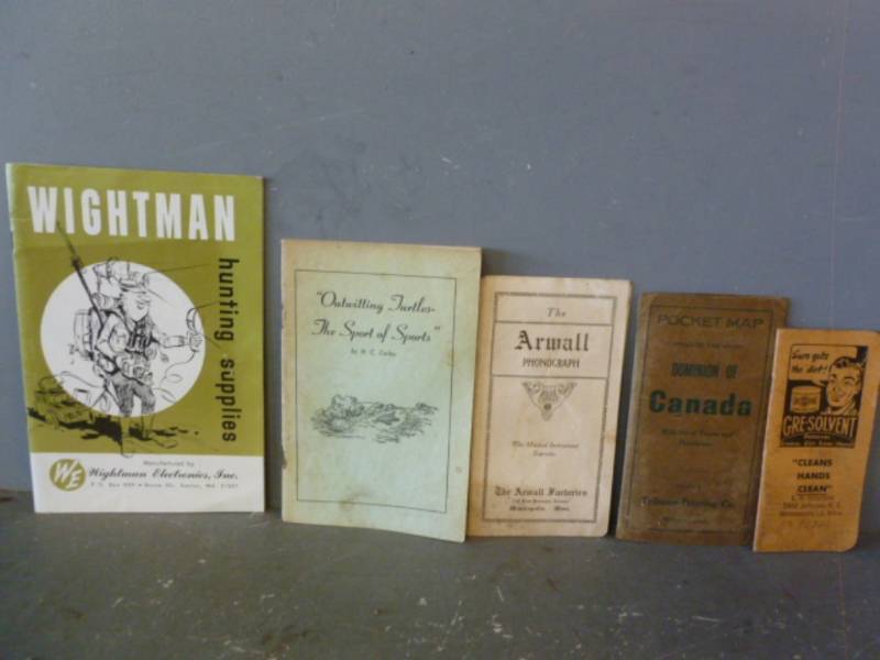 lot 283 image: Vintage Booklets