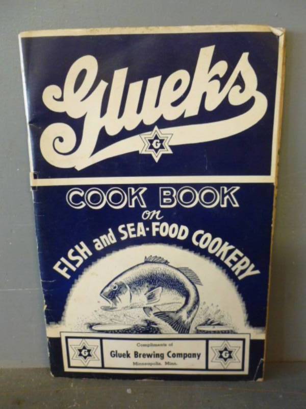 lot 286 image: Vintage Gluek Beer Booklet