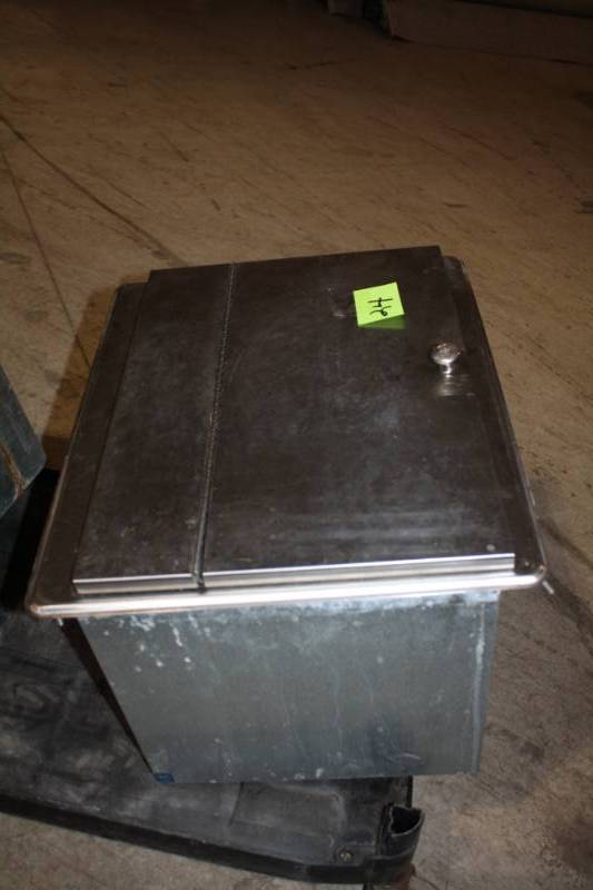 Ice Bin with Drain