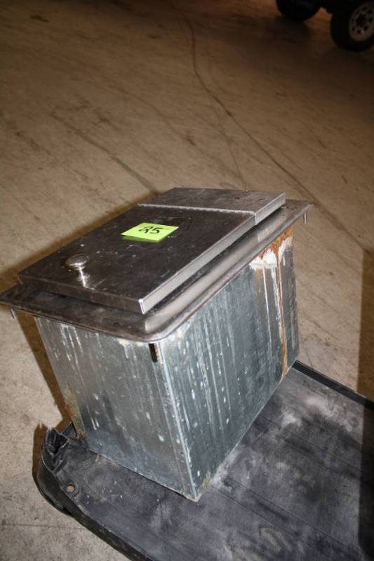 Ice Bin with Drain