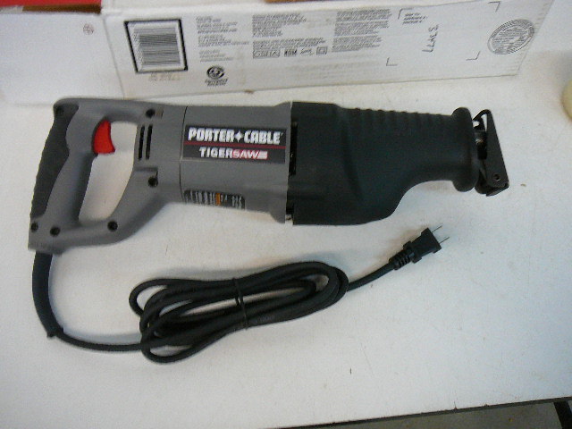 lot 43 image: Porter Cable Variable Speed Tiger Saw