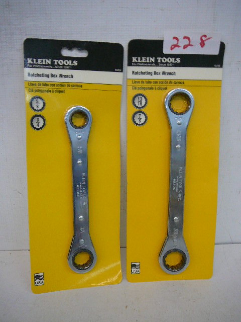 lot 228 image: Klein Ratcheting Box Wrenches