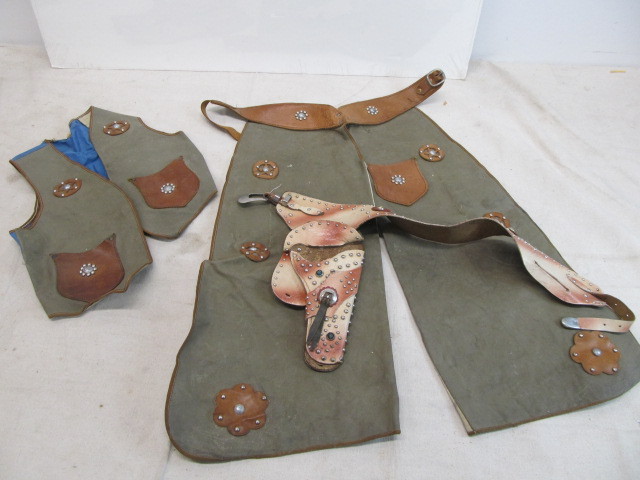 lot 103 image: Vintage Childs Cowboy Outfit wHolsters