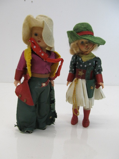 lot 119 image: Vintage 7 Cowboy & Cowgirl Dolls wOutfits