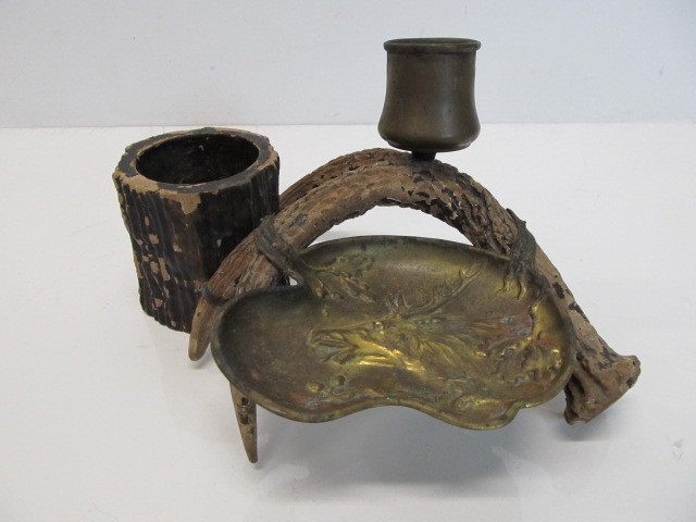 lot 126 image: Old Vintage Folk Art AntlerHorn Cigarette Holder & Ashtray