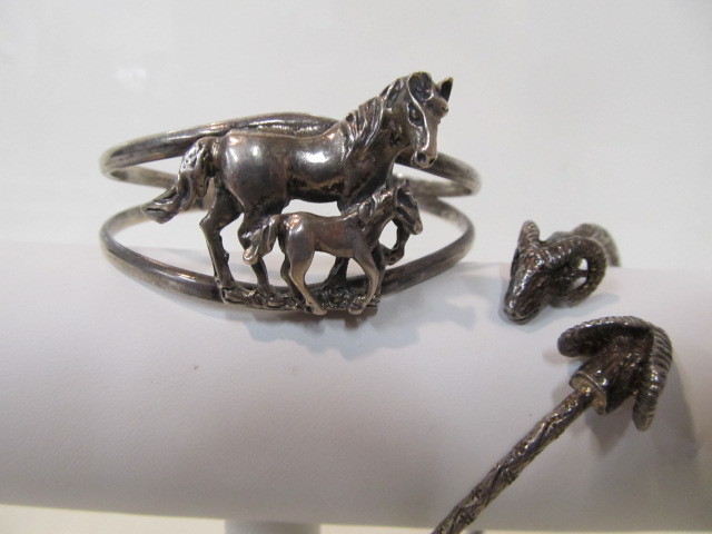 lot 137 image: Vintage Figural Sterling Silver Horse & Rams Head Cuff Bracelets