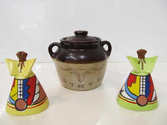 lot 183 image: Vintage Stoneware Bean Pot wSalt & Pepper Shakers