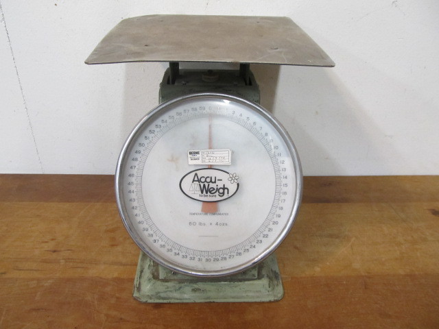 lot 9 image: Vintage Green 60lb Postal Scale