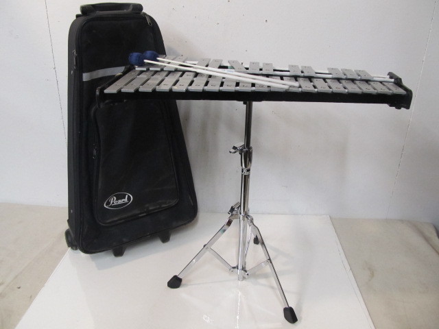 lot 23 image: Quality PEARL Xylophone wCase & Stand