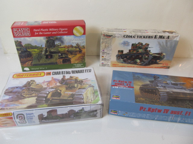 lot 92 image: Group of New Unused Military Models