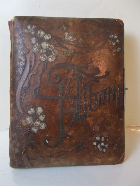 lot 95 image: Antique Victorian Photo Album wPhotos