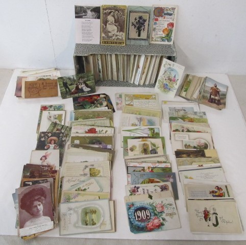 lot 203 image: 600 Antique Holiday & Greeting Postcards