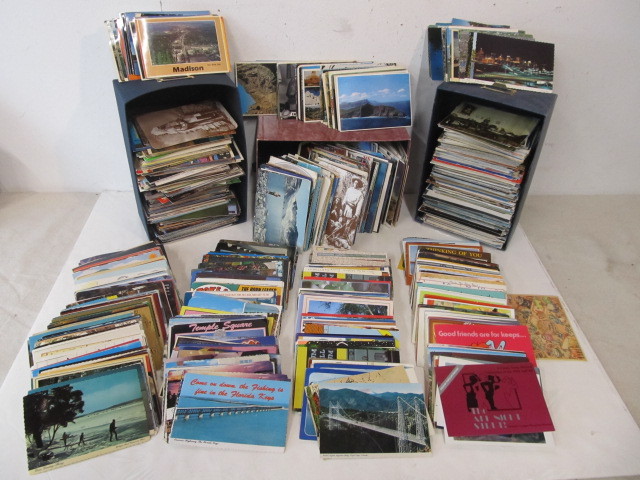 lot 207 image: Huge Lot of Vintage Postcards 