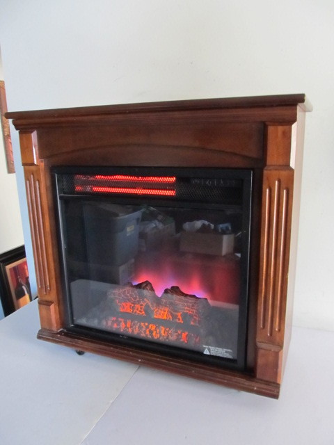 lot 219 image: Working Electric Fireplace Heater