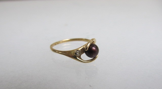 lot 227 image: 14K Solid Gold Ring wGenuine Pearl