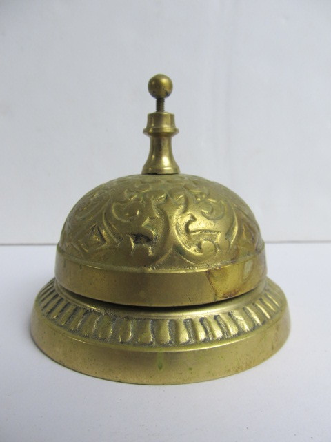 lot 233 image: Vintage Solid Brass Lobby or Store Counter Bell