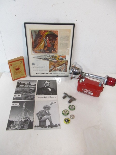 lot 245 image: Group of Vintage Railroad Memorabilia & Big Beam Flashlight