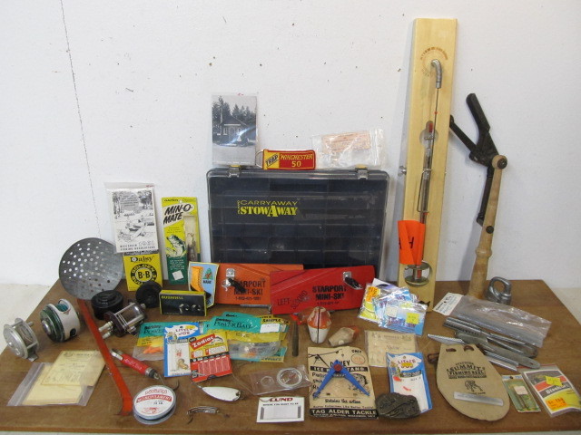 lot 251 image: LARGE Lot of Vintage etc Fishing & Outdoor Collectibles & Supplies