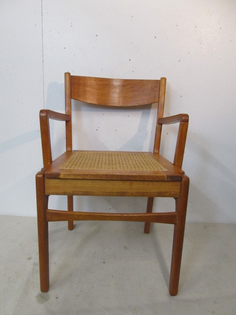 lot 256 image: Mid Century Modern Armed with Woven Seat Chair