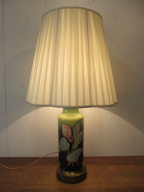lot 258 image: Vintage Handpainted Calla Lilies Ceramic Lamp Signed ROCHET