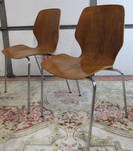 lot 2 image: Oivind Iversen for Westnofa Mid Century Scandinavian Teak Bentwood City Chairs