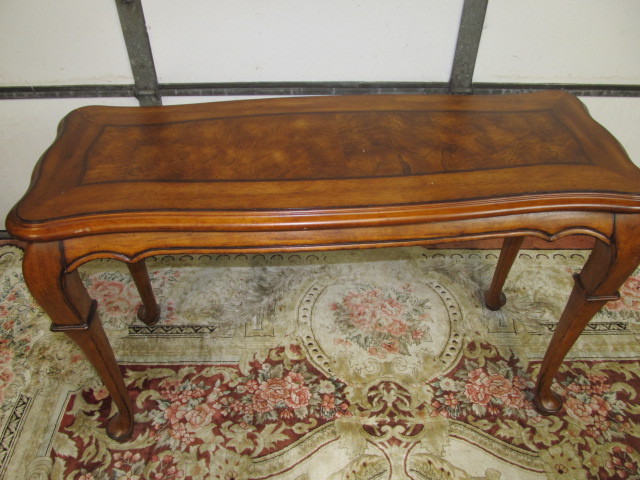 lot 180 image: Sofa Table