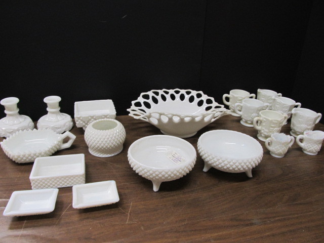 lot 186 image: Large Lot of Vintage Signed WESTMORELAND Milk Glass
