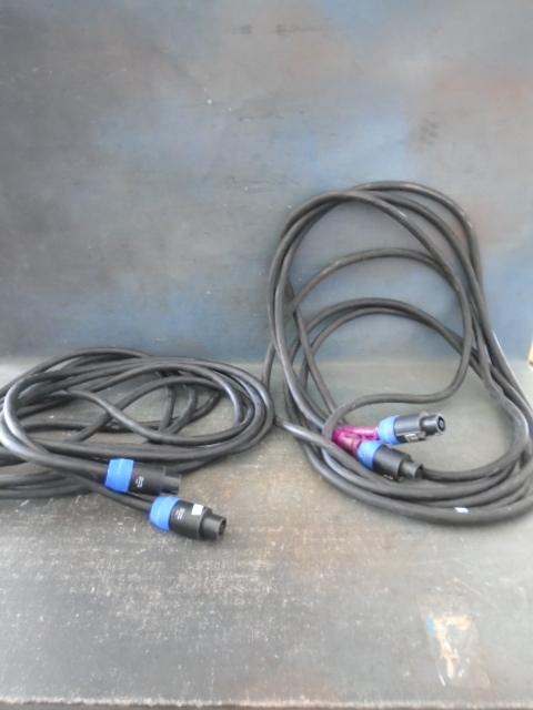 lot 11 image: Speaker Cable and 4 Connectors
