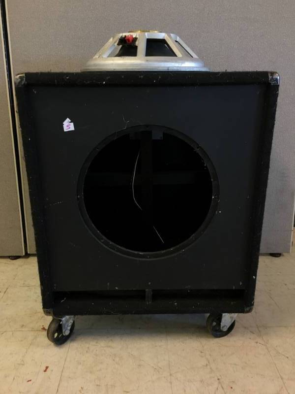 lot 5 image: Fender BXR 1 15B Cabinet and Black Widow Speaker