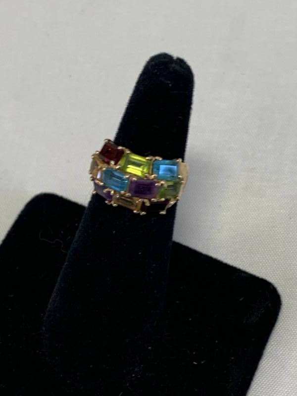 lot 27 image: Vintage Womens Ring