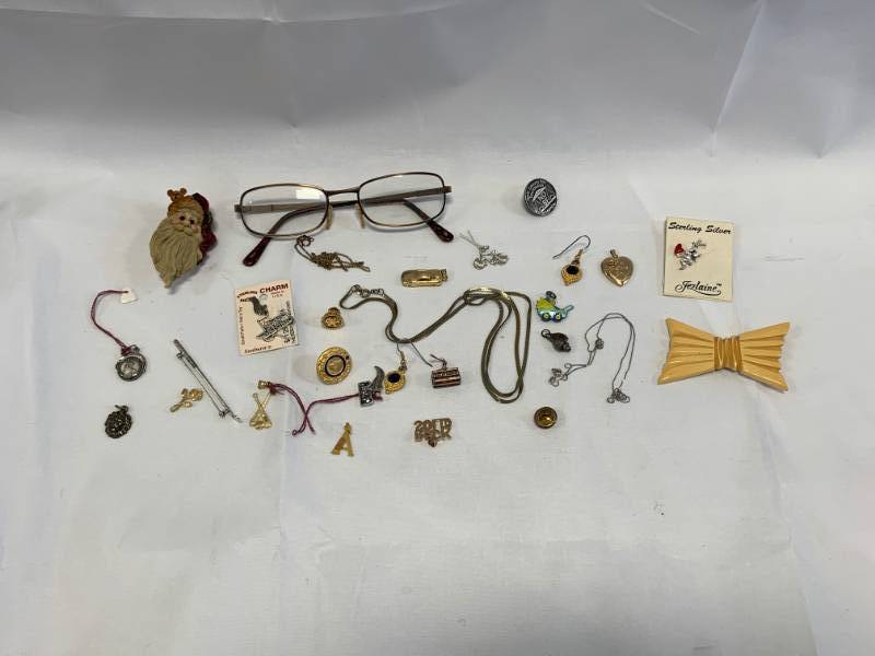 lot 29 image: Lot of 20 Vintage Charms, Pins, Earrings
