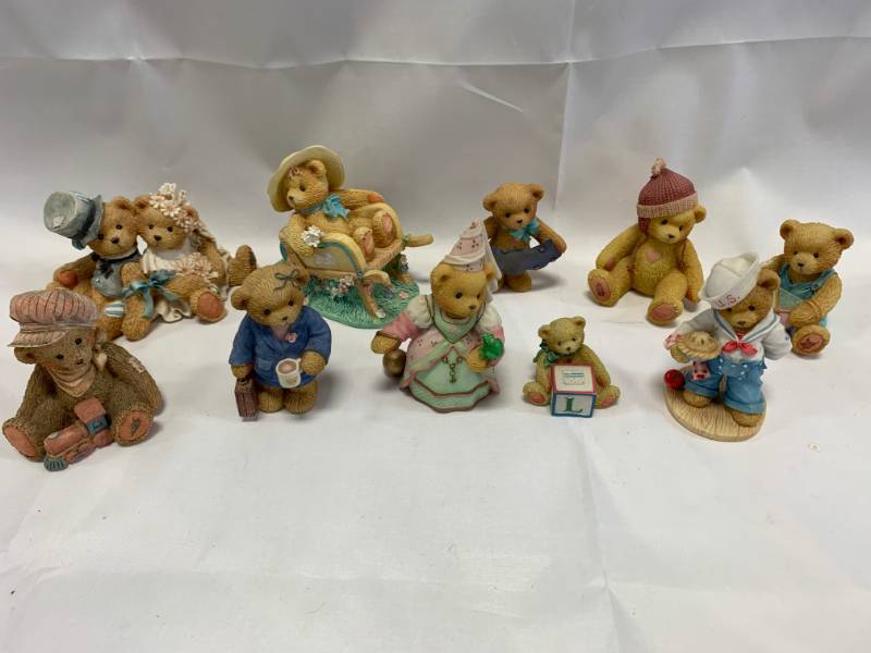 lot 37 image: Lot of 10 Cherished Teddies Figurines