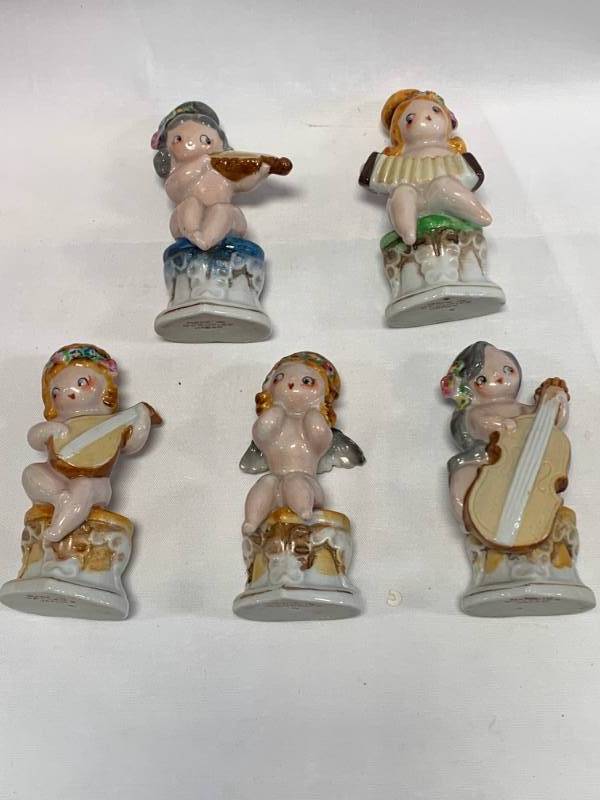 lot 58 image: Lot of 5 Occupied Japan Figurines