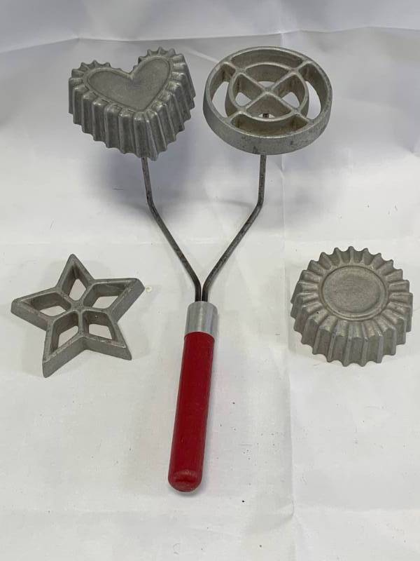 lot 63 image: Vintage Kitchen Tools