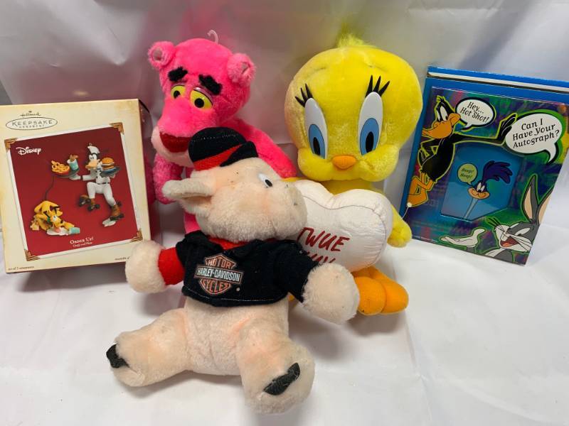 lot 75 image: Disney Ornament, Harley Plush, Photo Frame
