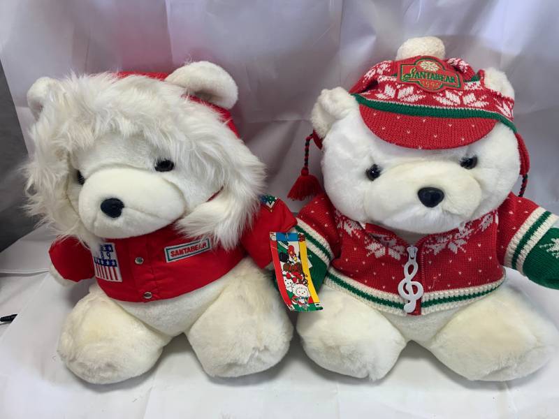 lot 85 image: Lot of 2 Santa Bears from 1989 & 1992