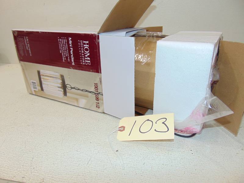 lot 10 image: Lighting