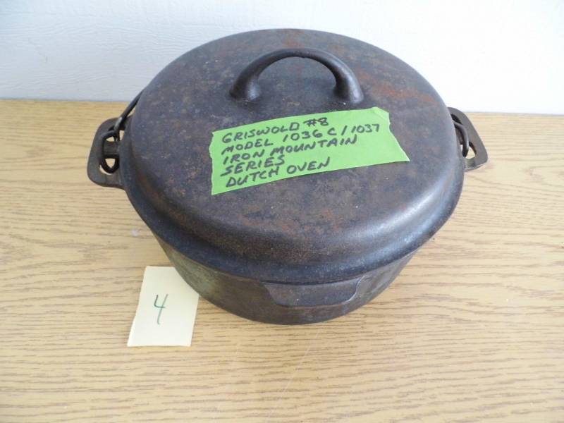 lot 4 image: Griswold Dutch Oven