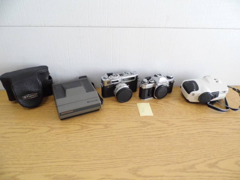 lot 11 image: Camera