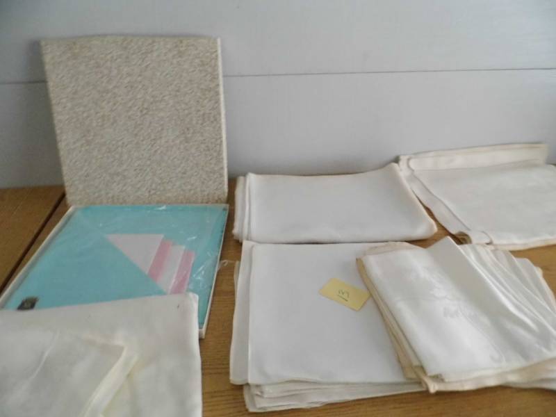 lot 13 image: Linen Tablecloths - Napkins