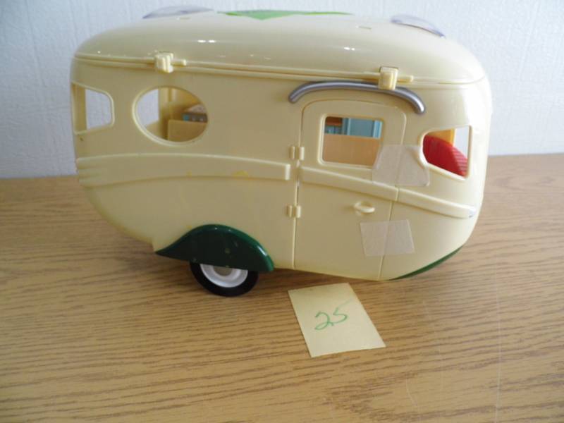 lot 25 image: Epoch Camper  Trailer