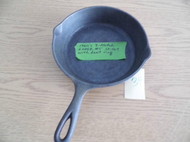 lot 34 image: Lodge 3 Notch Skillet
