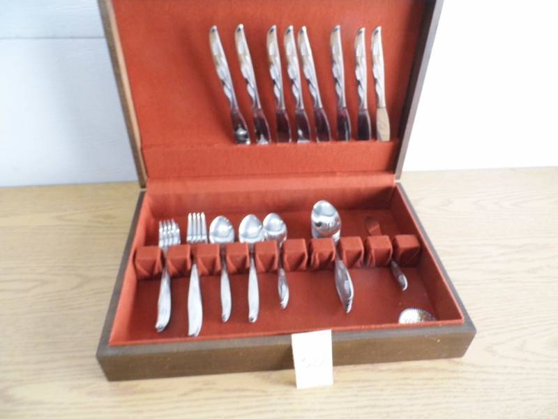 lot 50 image: Silverware