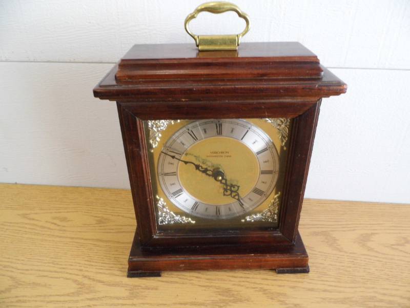 lot 88 image: Verichron Clock