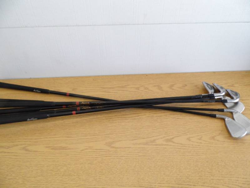 lot 108 image: Apex Golf Clubs