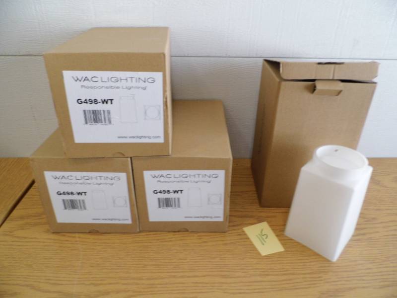 lot 115 image: Lot of 4 Sconces